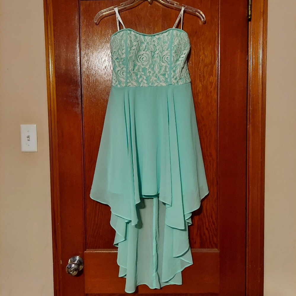 Marineblu high low dress, M (6-8), light blue-teal with white lace over bodice